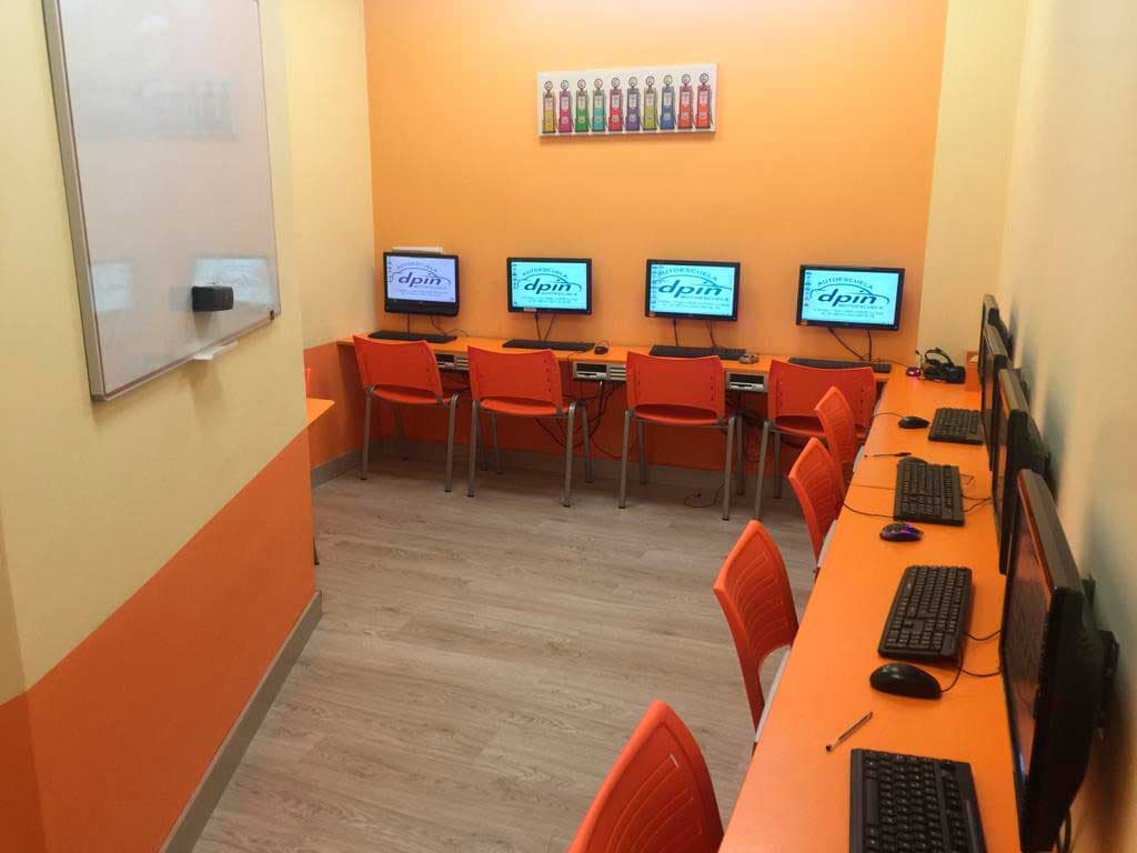 Aula teórica de Serradero con ordenadores